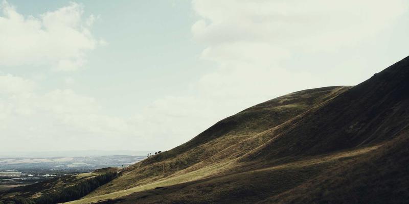 揭秘河南天科机械移动破碎站：如何凭借液压与电控系统设计实现高效转场与模块化对接